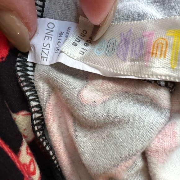 LuLaRoe dog with Flag & dog bone! adorable, cozy leggings . - Picture 3 of 3